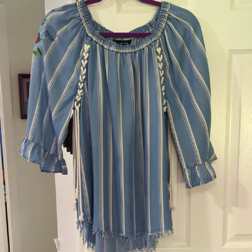 EUC Ali Miles Women's Striped Lace Up Embroidered Floral Medium Tunic
